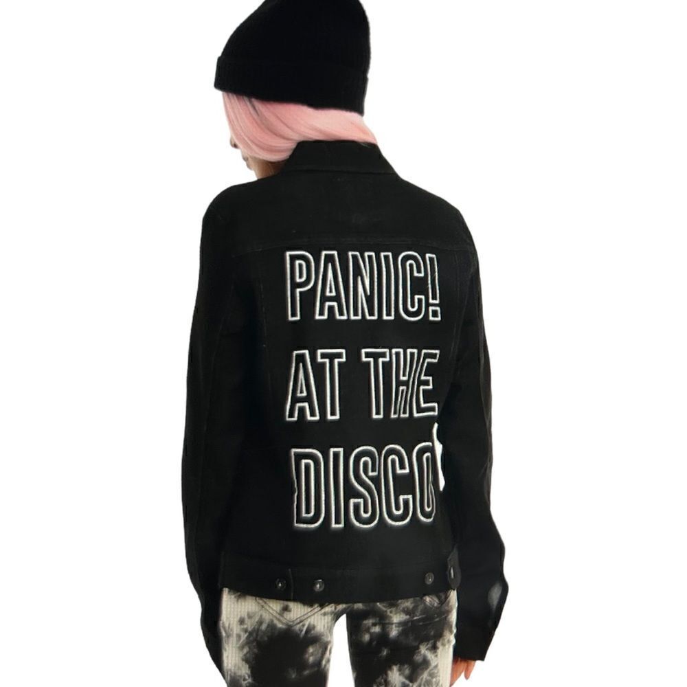 HOT TOPIC Women’s Panic! At The Disco Denim Truckers Jacket Black Size Large